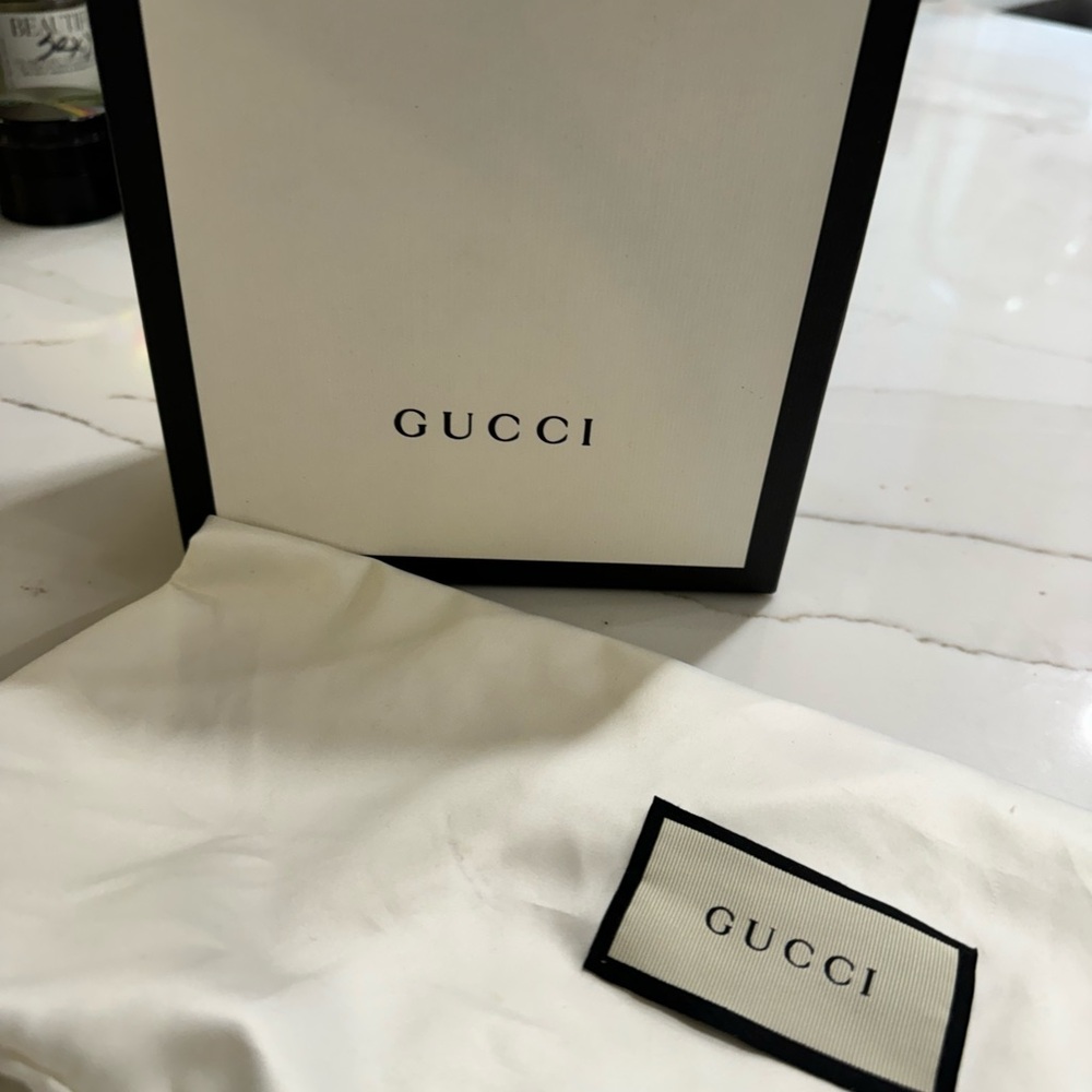 Gucci Beige Chevron Crossbody Bag - Picture 3 of 9